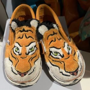 Vans Classic Slip-ons RARE Special Edition Protect Tigers Sz 8